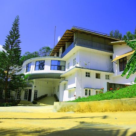 La Flora Beverly Hill Resort Madikeri Esterno foto