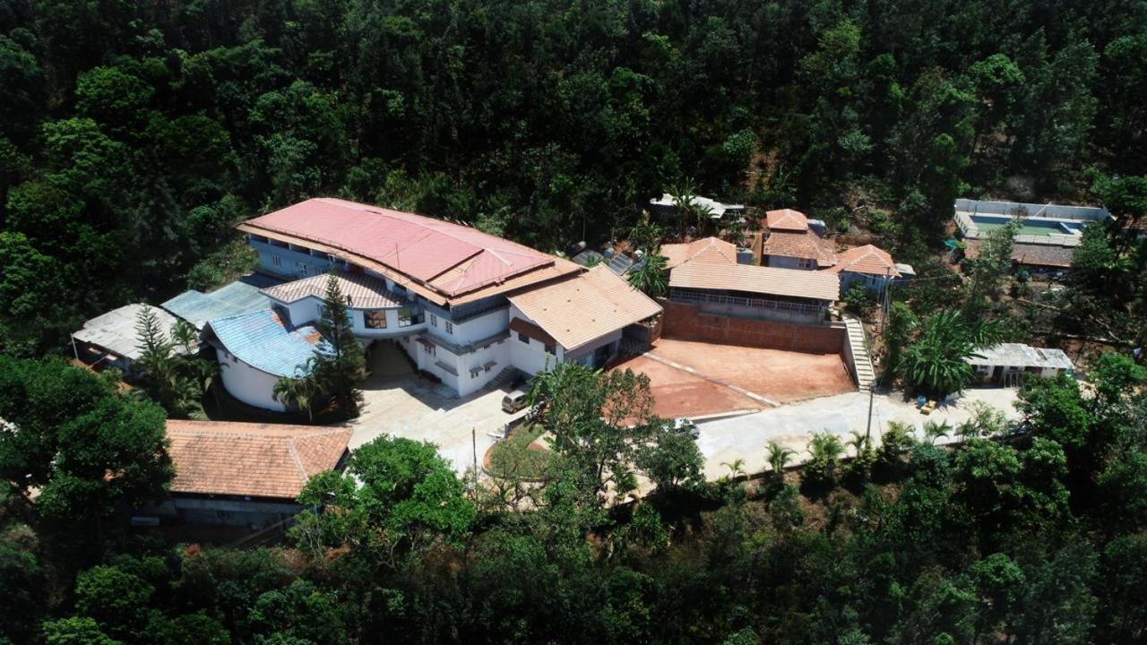 La Flora Beverly Hill Resort Madikeri Esterno foto